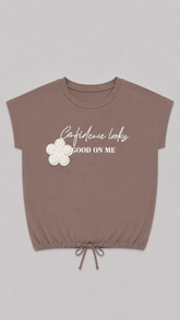 Camiseta con Aplique Floral