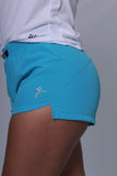 SHORT MUJER SOLO FONDO AZUL