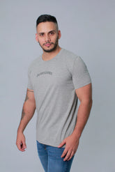 CAMISETA GRIS MANGA CORTA CON ESTAMPADO