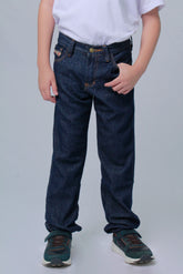 JEAN NIÑO COLEGIAL CON PRETINA