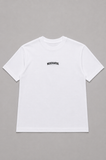 camiseta con estampado delantero