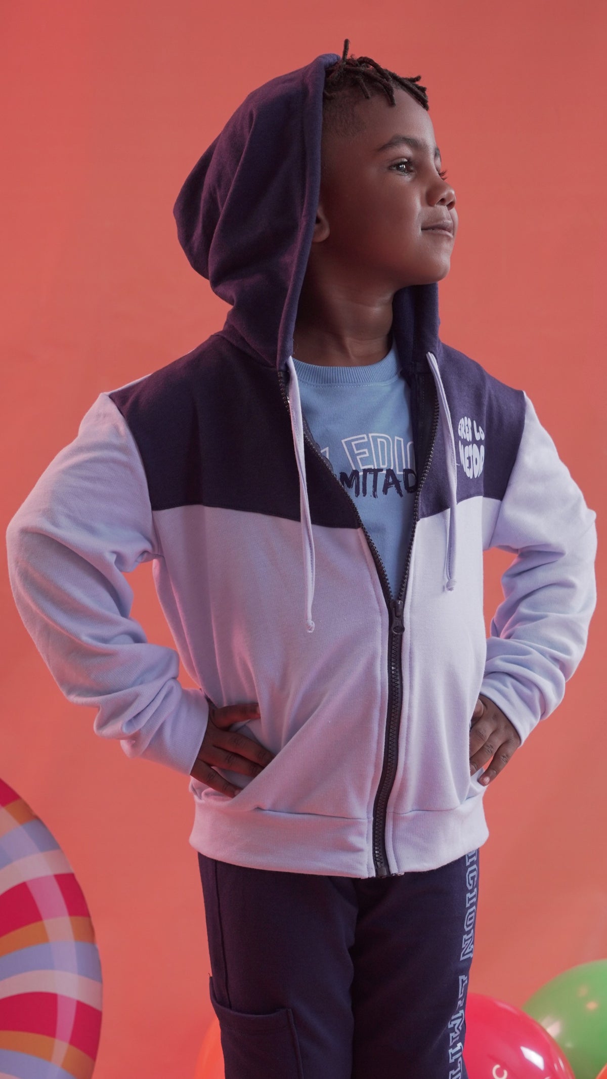 CHAQUETA NIÑO CAPUCHA CON CIERRE