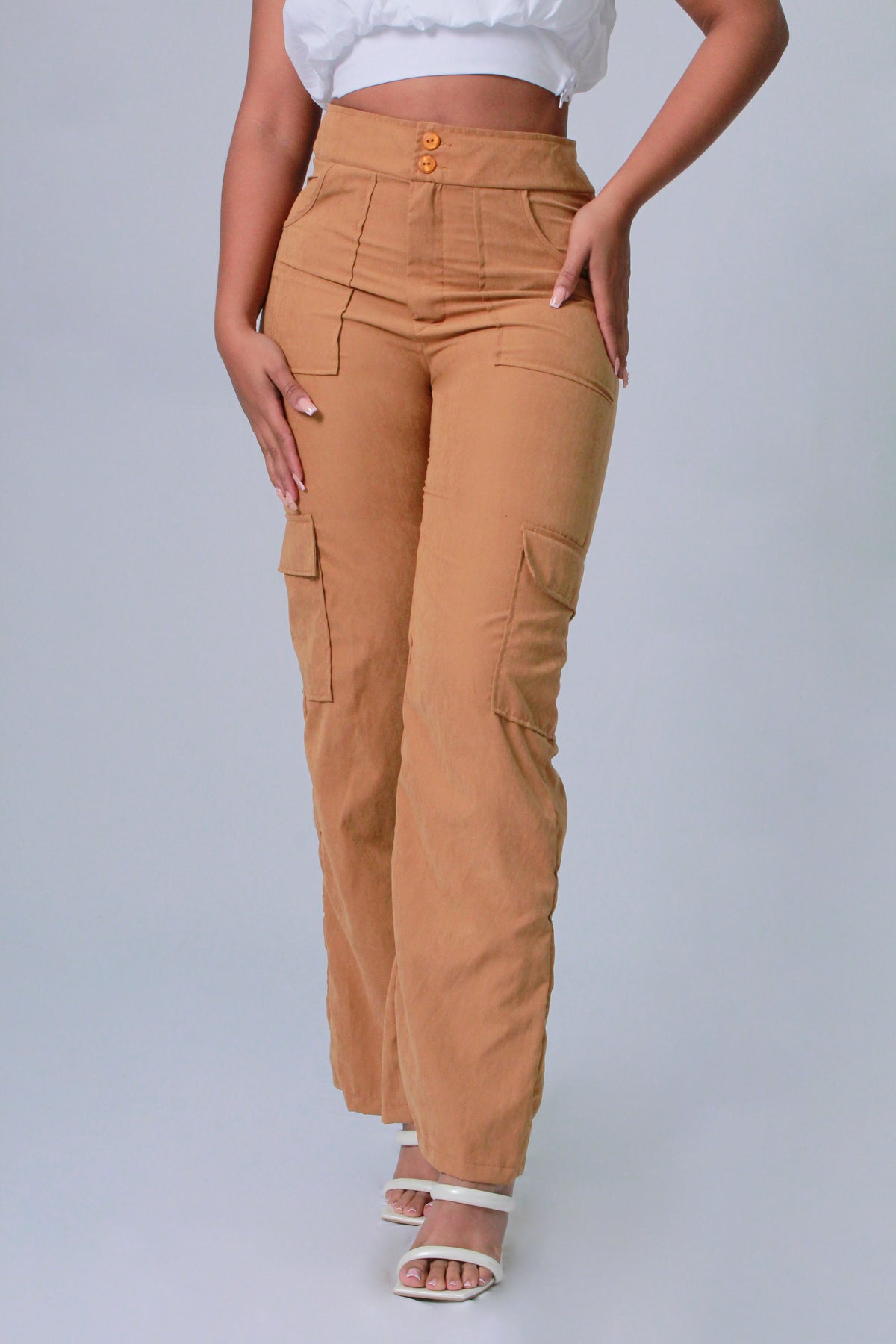 PANTALON MUJER BOLSILLOS SUPERIORES KAKI
