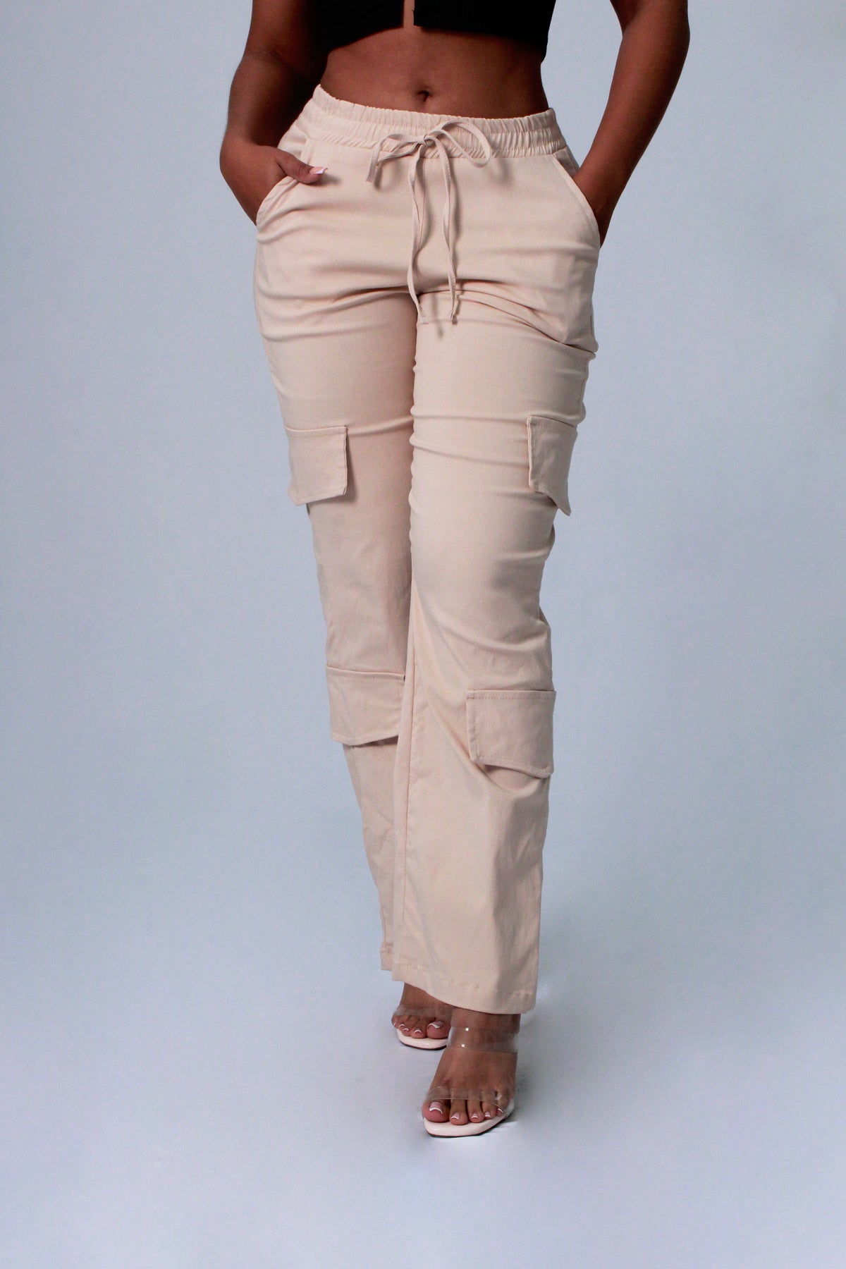 PANTALON MUJERBOLSILLOS LATERLAES KAKI