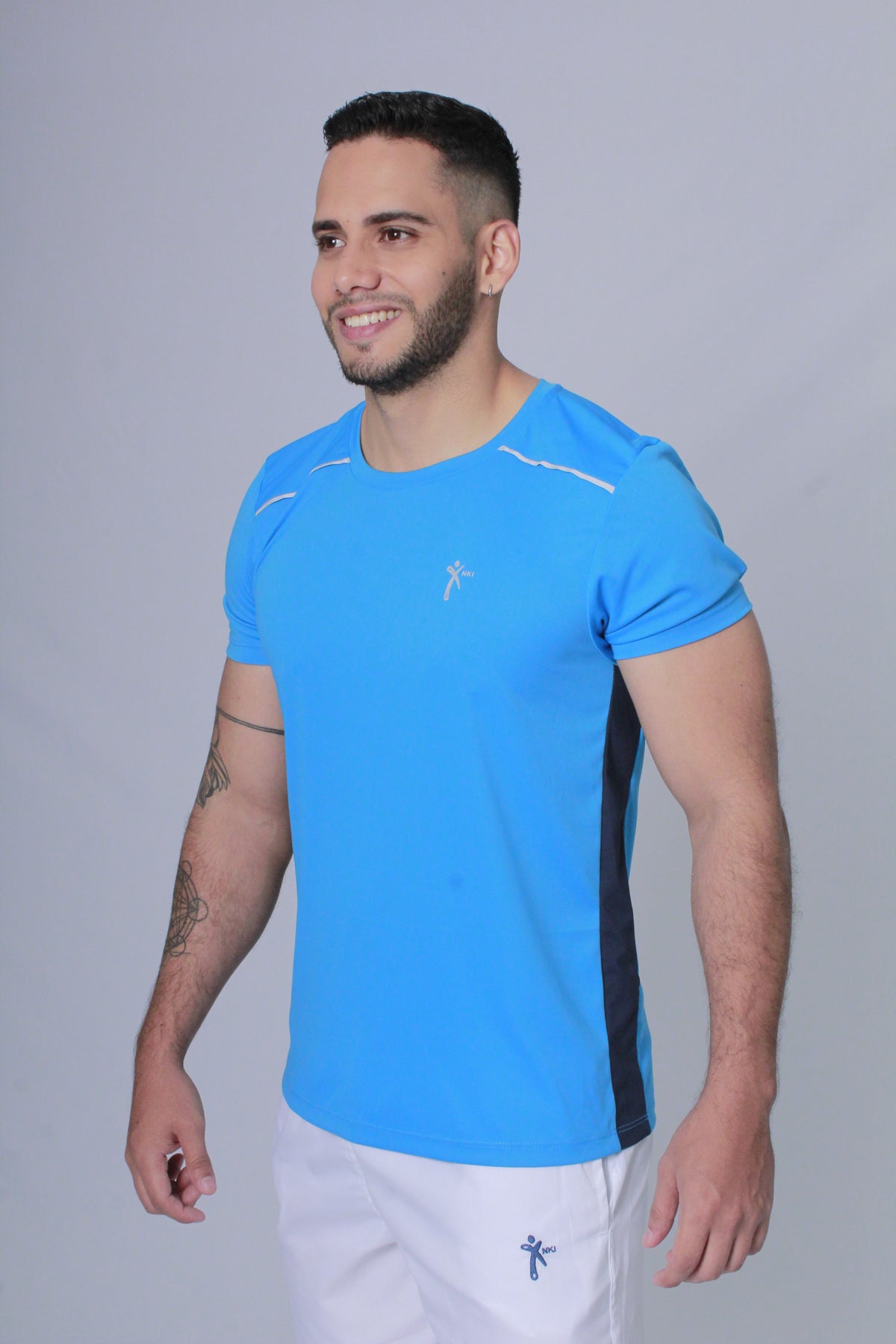 Camiseta Hombre Nki Con Detalles Azul