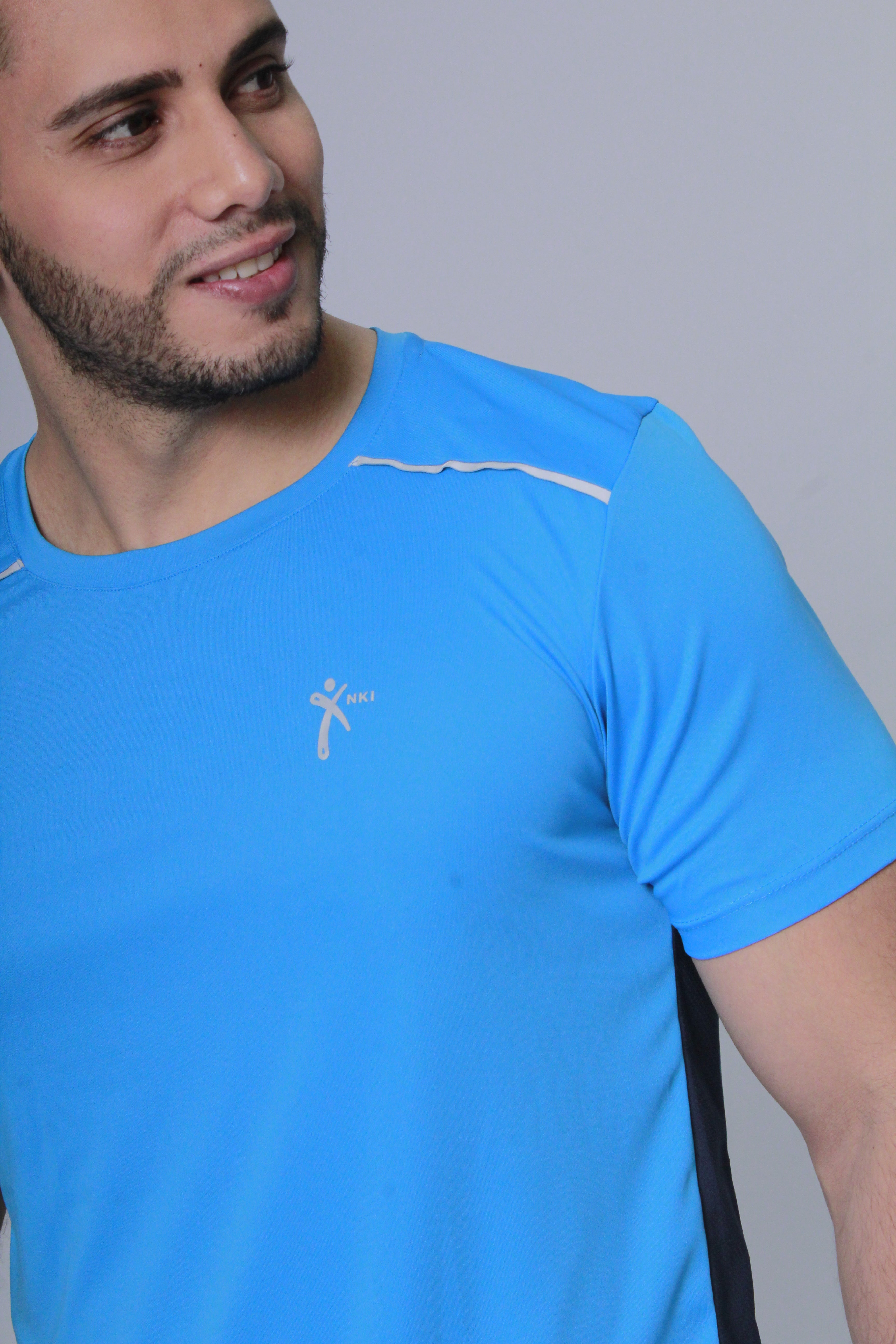 Camiseta Hombre Nki Con Detalles Azul