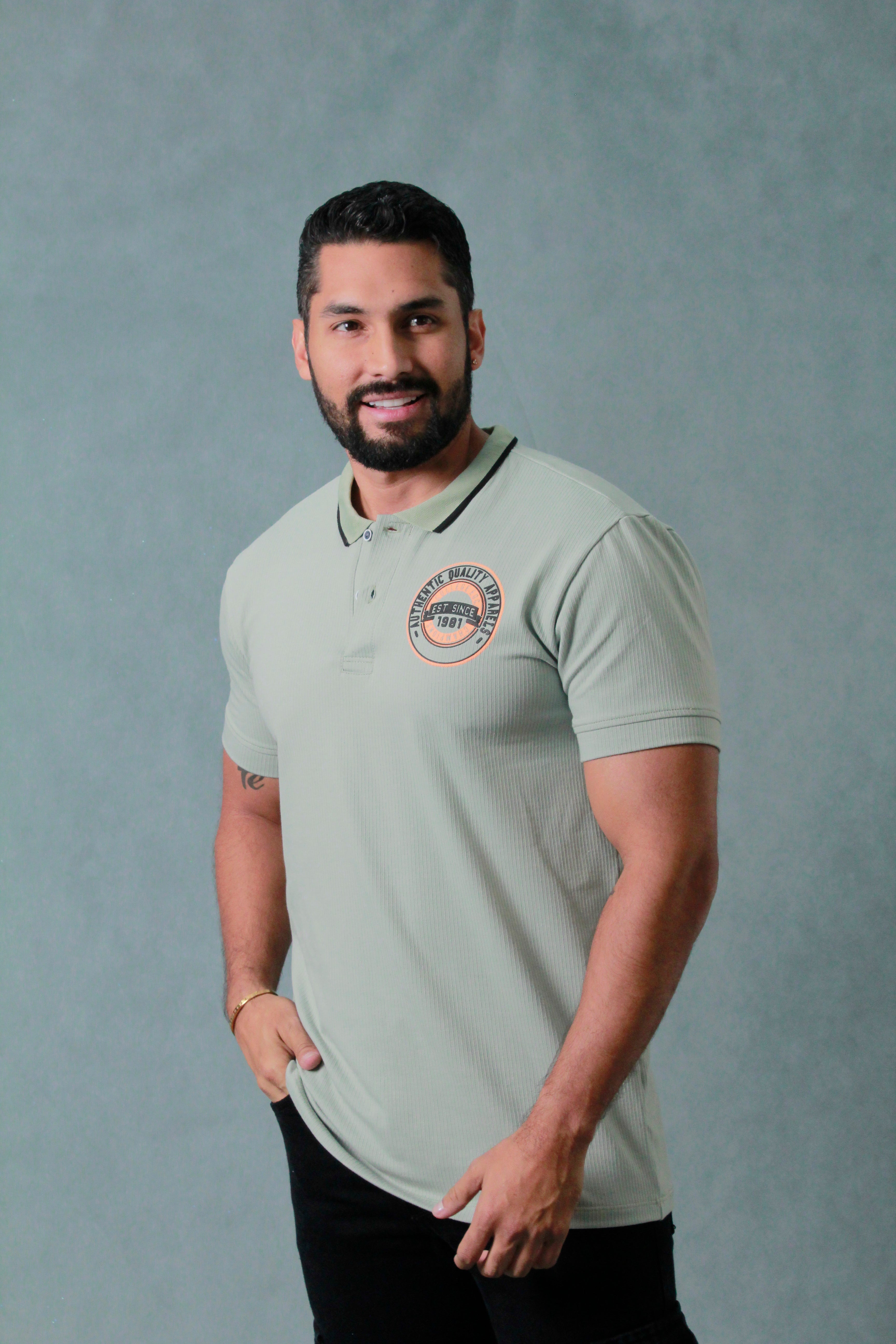 CAMISETA TIPO POLO HOMBRE CON BORDA