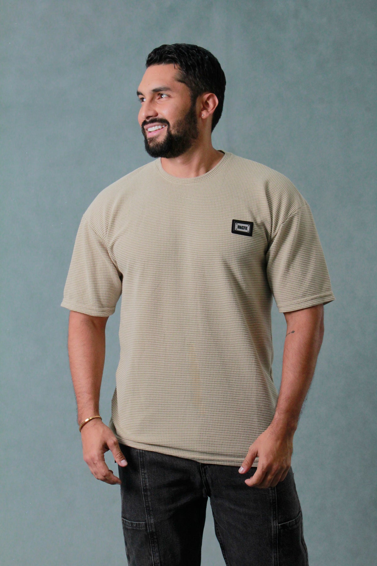 CAMISETA HOMBRE ESTAMPADO CON TECNI
