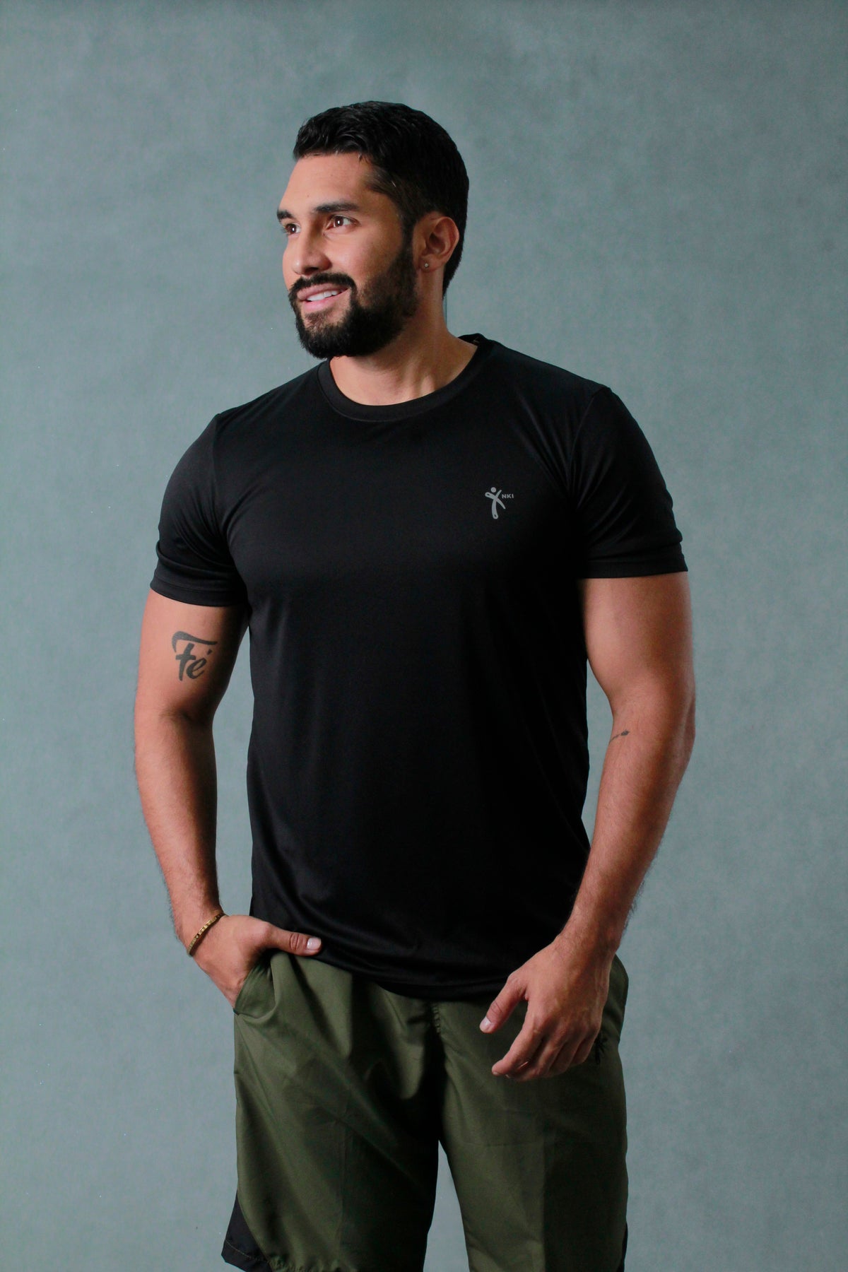 CAMISETA HOMBRE BÁSICA LOGO NKI
